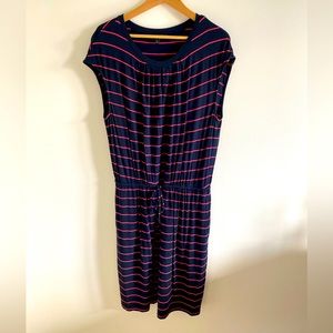 Short sleeve knit dress